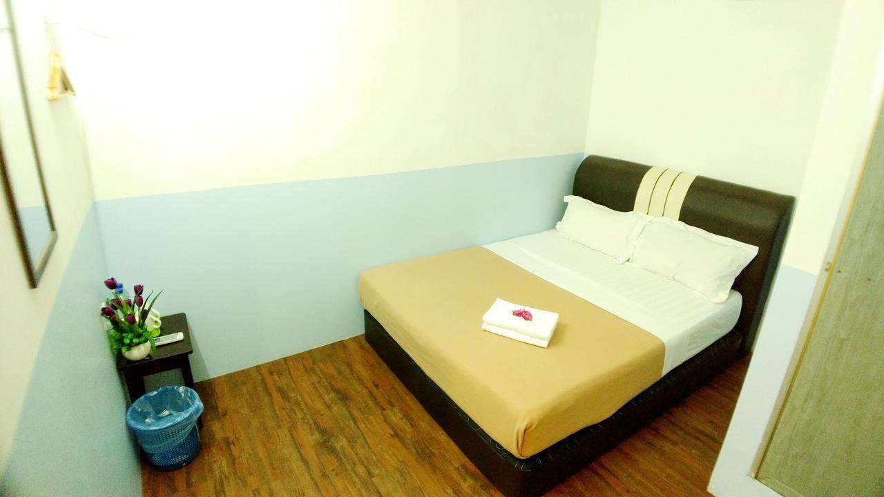 Apple 1 Hotel Budget Гелугор Экстерьер фото