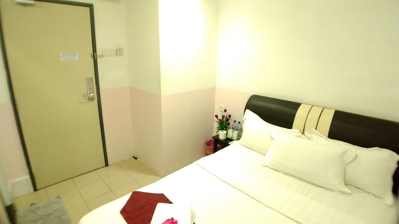 Apple 1 Hotel Budget Гелугор Экстерьер фото