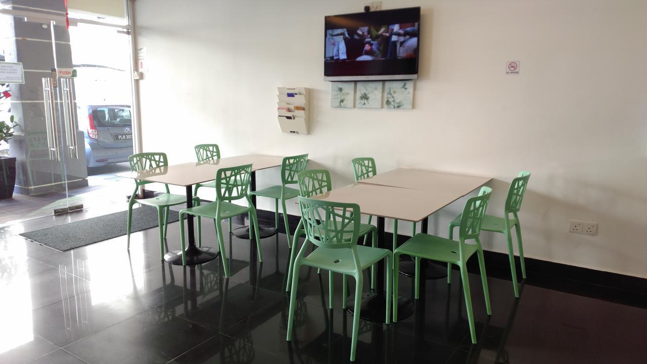 Apple 1 Hotel Budget Гелугор Экстерьер фото